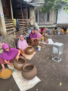 Pottery in Banyu Mulek, Asia