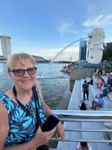 Merlion spitting water at Gepke