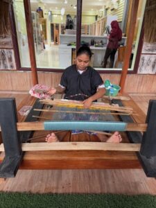 Sukarara Weaving Village, Lombok